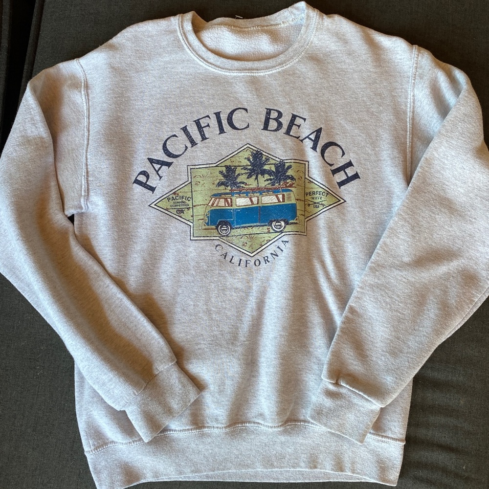 Pacific Beach CA crewneck size S